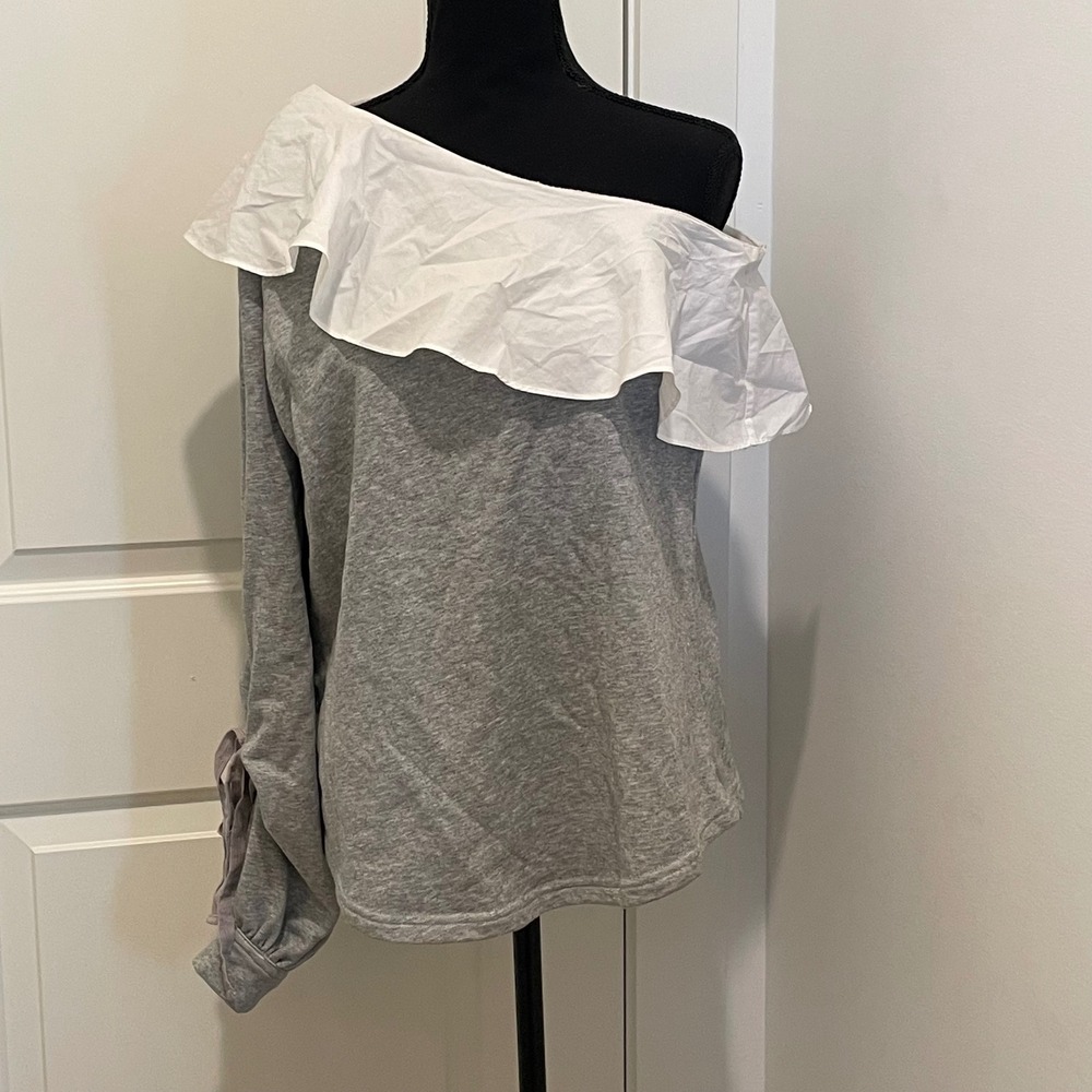 Walter Baker Grey Sweatshirt with White Ruffle Off-Shoulder